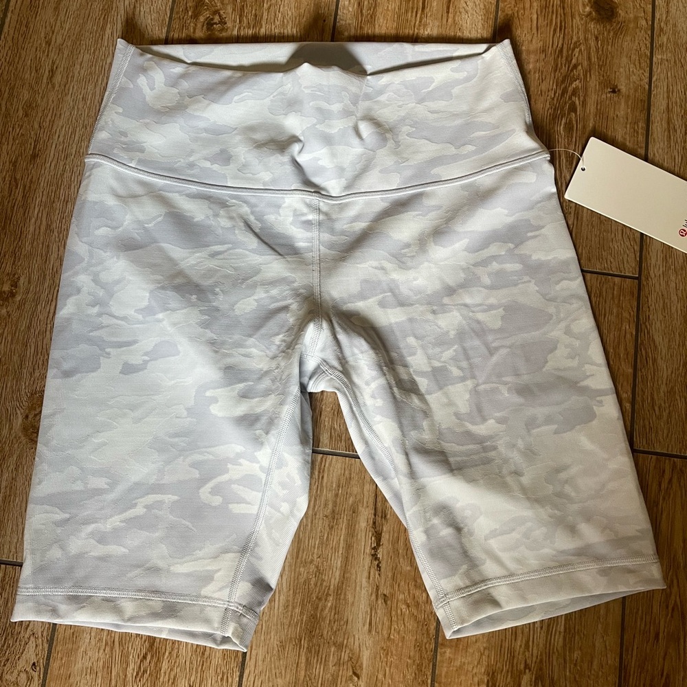 NWT lululemon athletica Light White Camo High-Rise Bike Shorts
